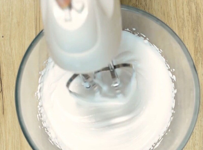 Đánh bông whipping cream