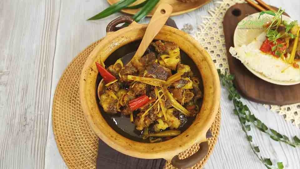 Thưởng thức hương vị món ăn