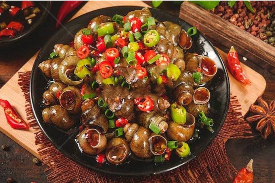 Ốc xào sả ớt 9