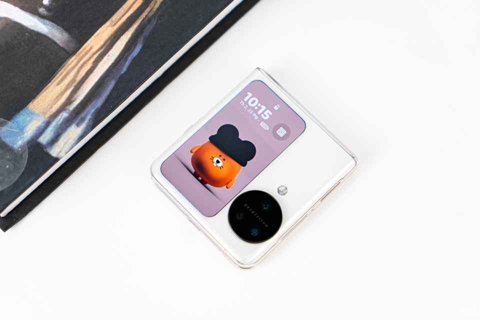 Trên tay OPPO Find N3 Flip (ảnh 9)