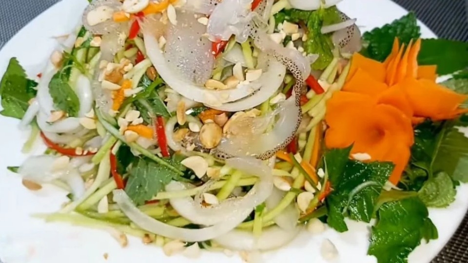 Nộm sứa hành tây hương vị thơm nồng