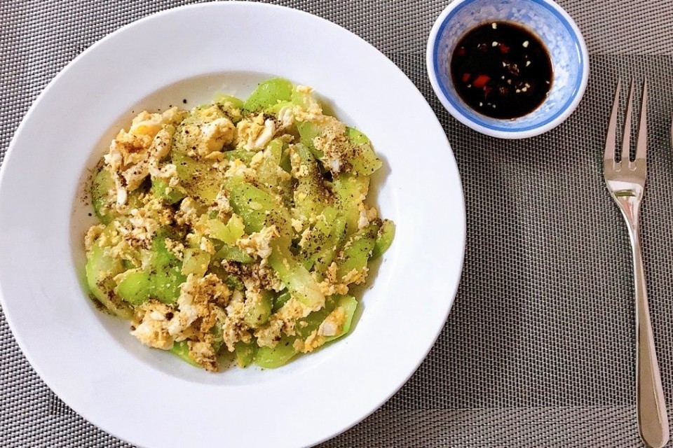 Bầu xào trứng thơm béo