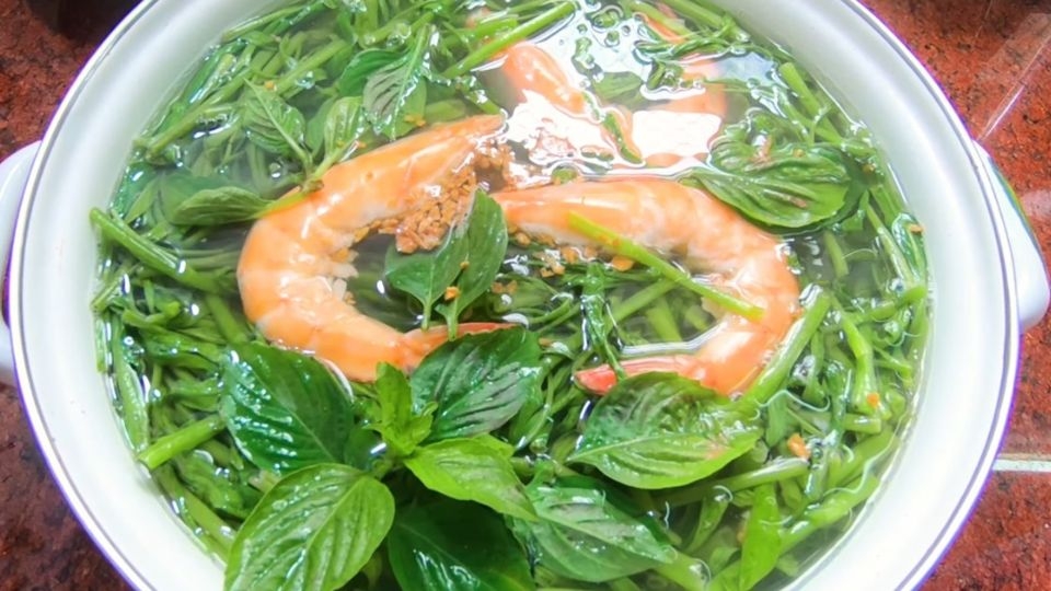 canh rau muống nấu tôm