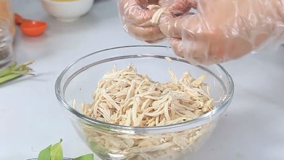 xé thịt gà
