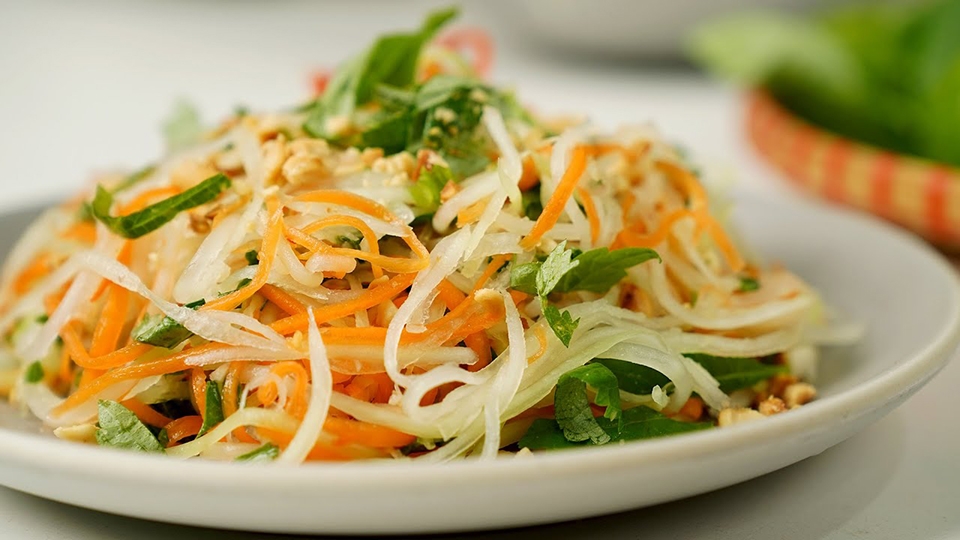làm gỏi đu đủ và cà rốt
