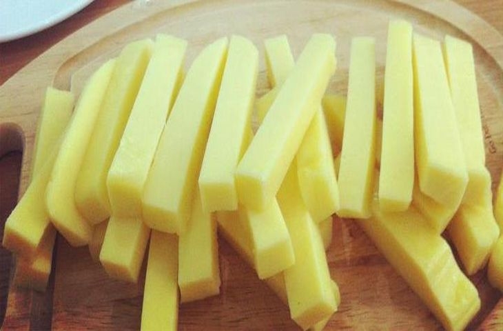 Làm phô mai que thơm ngon, béo ngậy và cực kỳ đơn giản tại nhà 2