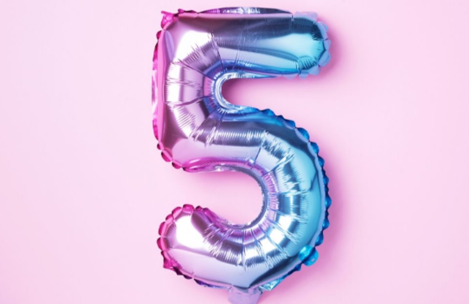 Năm cá nhân số 1 với người mang số chủ đạo 5