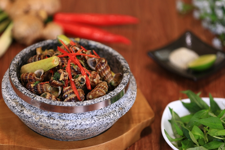 Món ốc len xào sả ớt cay the đậm đà