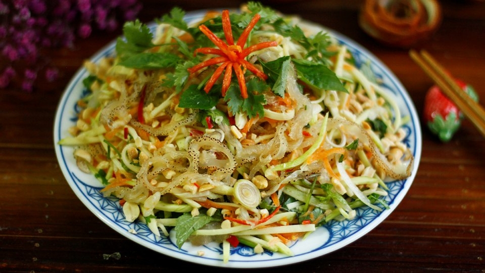 Gỏi sứa xoài xanh thanh mát lạ miệng