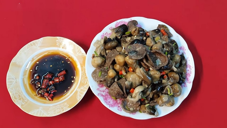 Nấm rơm xào thịt heo