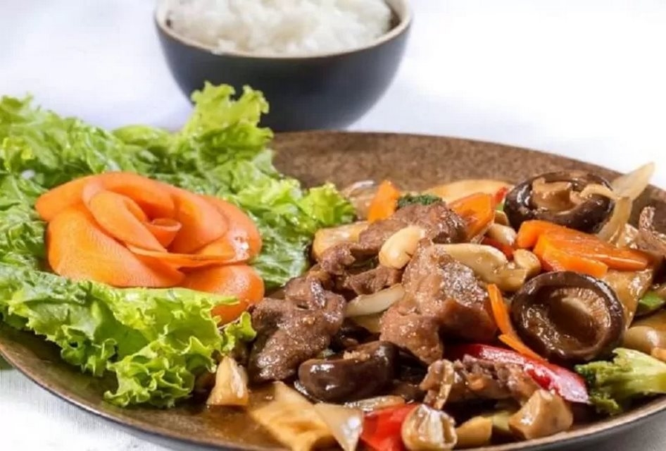 Thịt bò xào nấm linh chi