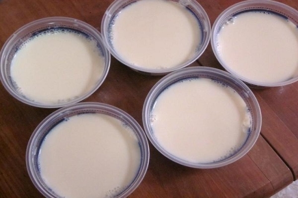 Đổ ra khuôn