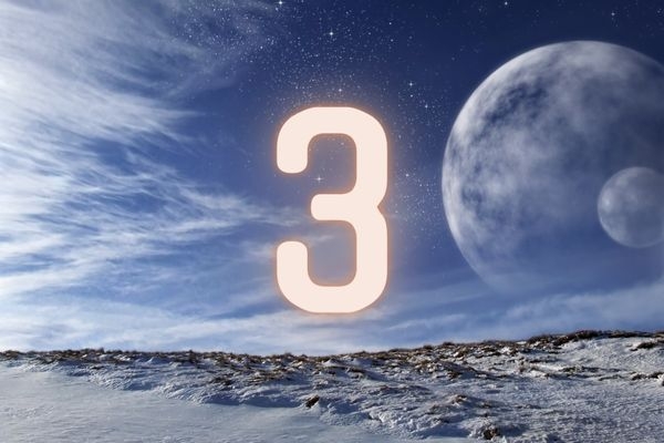 Năm cá nhân 8 đối với người mang số chủ đạo 3