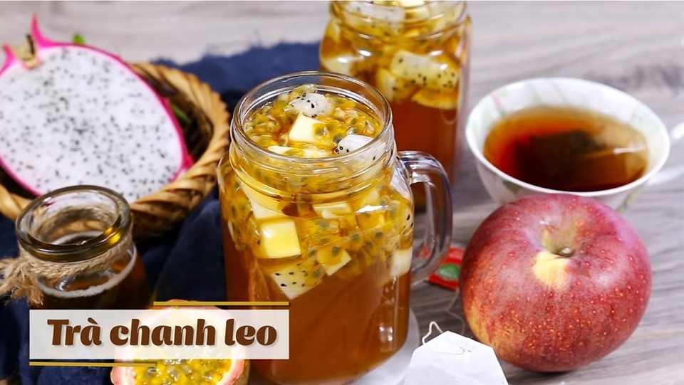 Uống trà chanh dây thơm mát