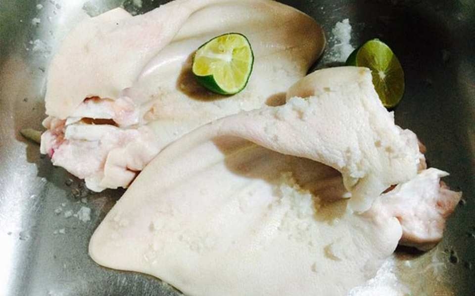 Làm sạch thực phẩm trước khi nấu