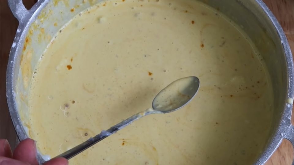 pha bột làm bánh khọt