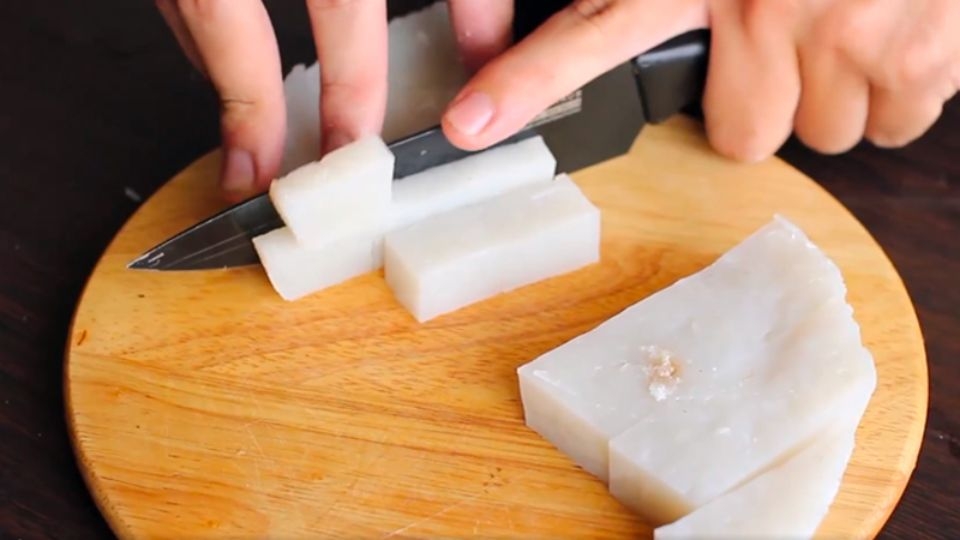 cắt bột chiên