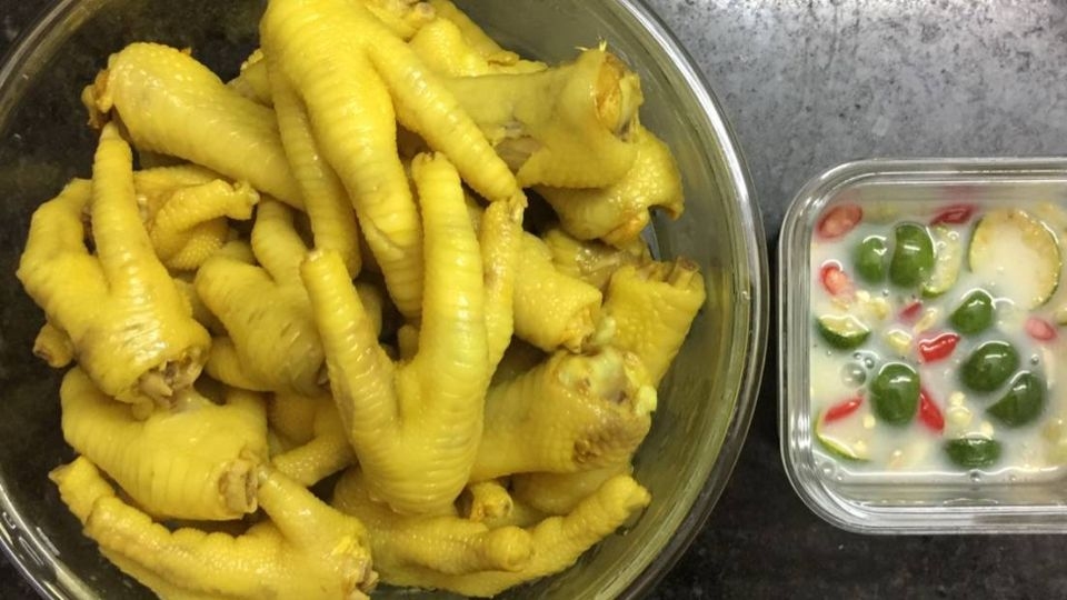 chân gà luộc