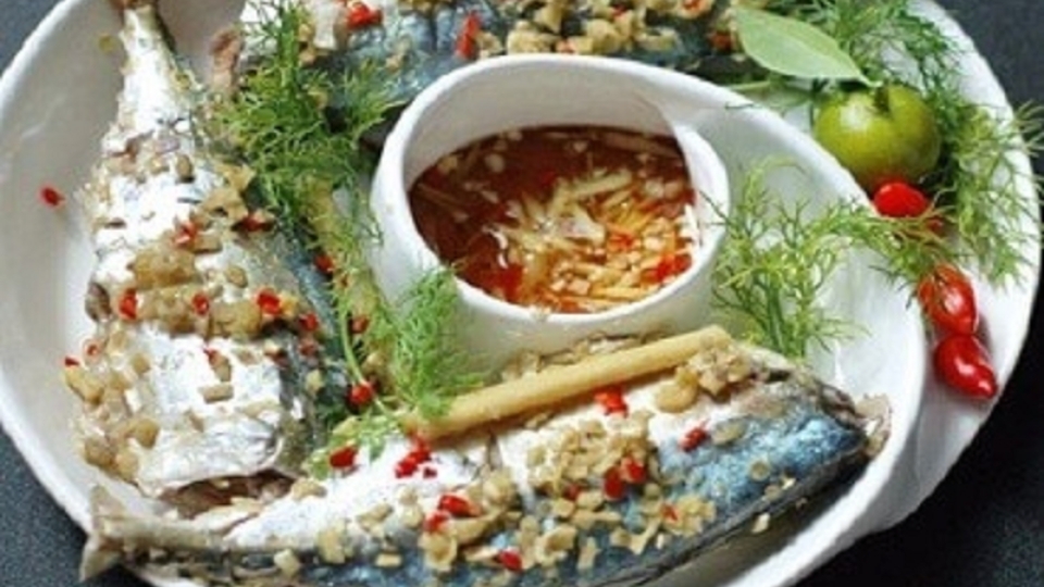 Cá bạc má hấp giấm