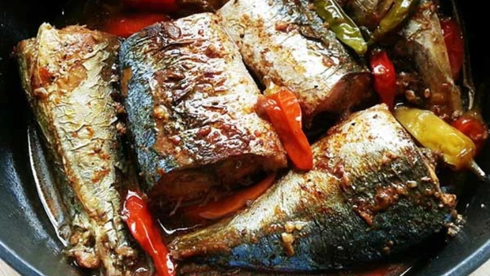 Cá bạc má kho với hạt tiêu