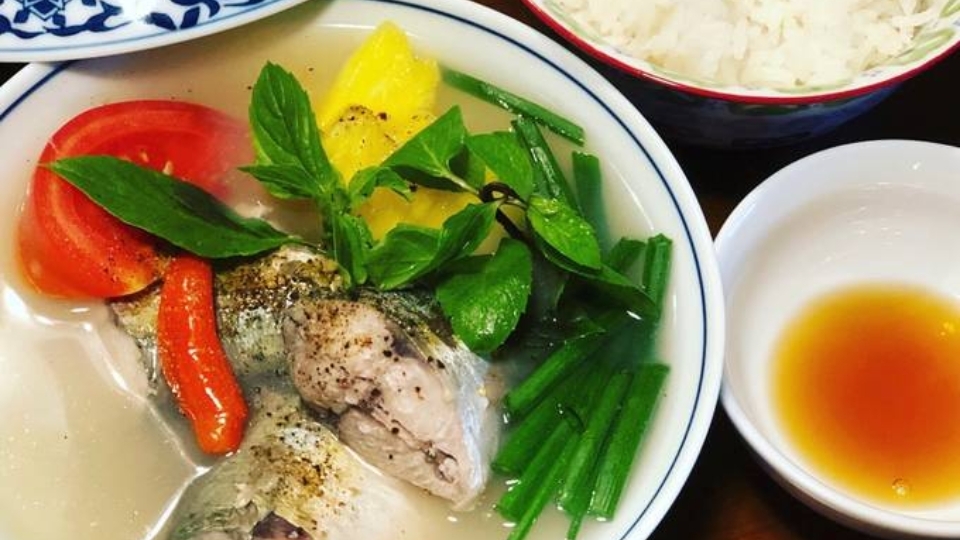 Nấu canh chua cá bạc má