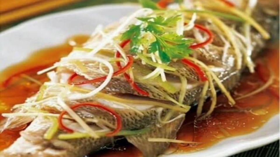 Cá bạc má hấp gừng