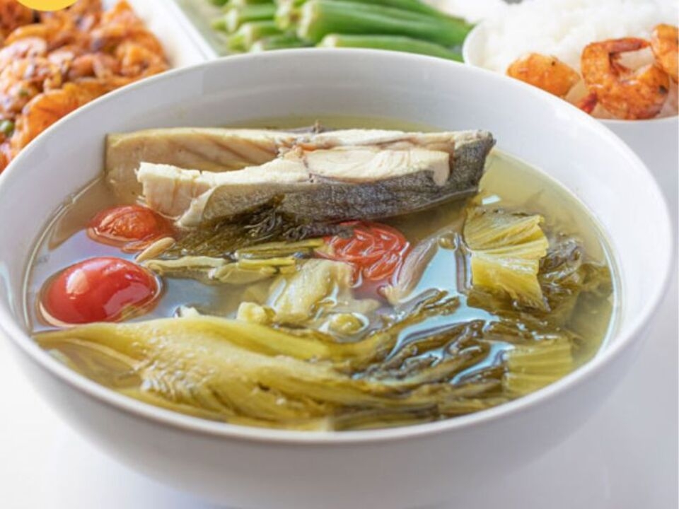 Canh cá chim dưa muối