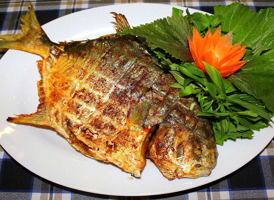 Món cá chim chiên giòn mang hương vị đậm đà