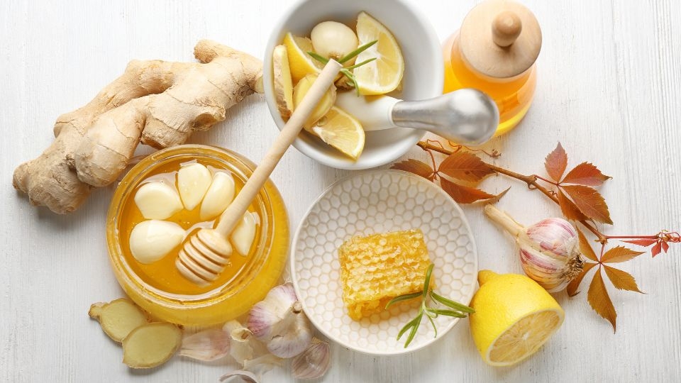 Gừng ngâm mật ong thêm tỏi giúp tăng sức đề kháng cho cơ thể