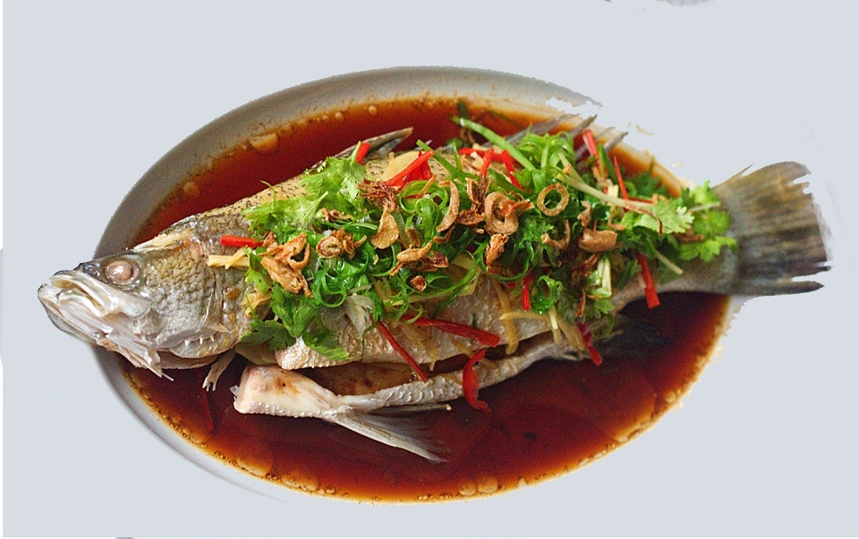 Món cá vược chưng tương đặc sắc