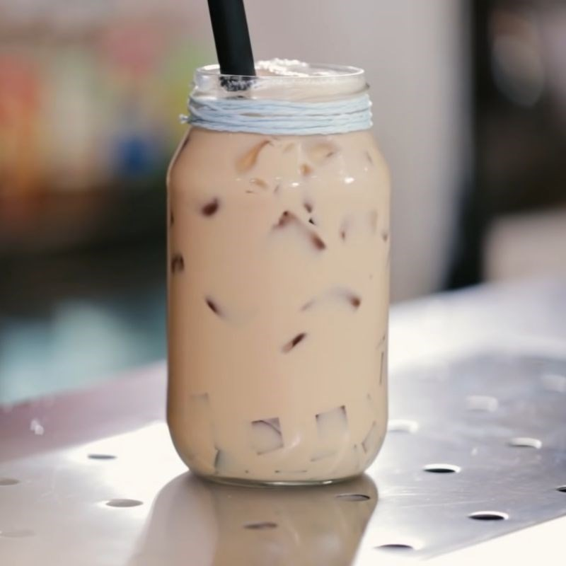 Cách làm hồng trà sữa thơm béo, cực đơn giản ngon như hàng quán 9