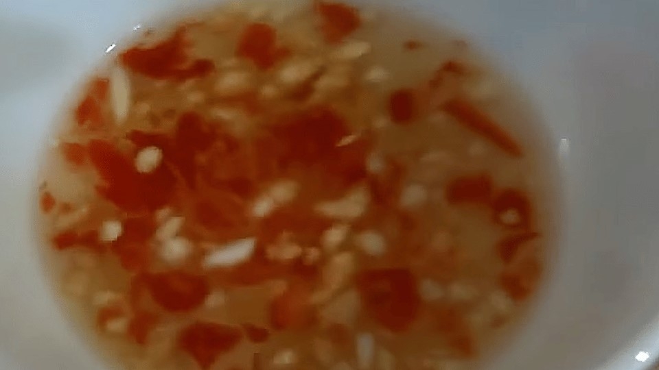 Làm nước mắm
