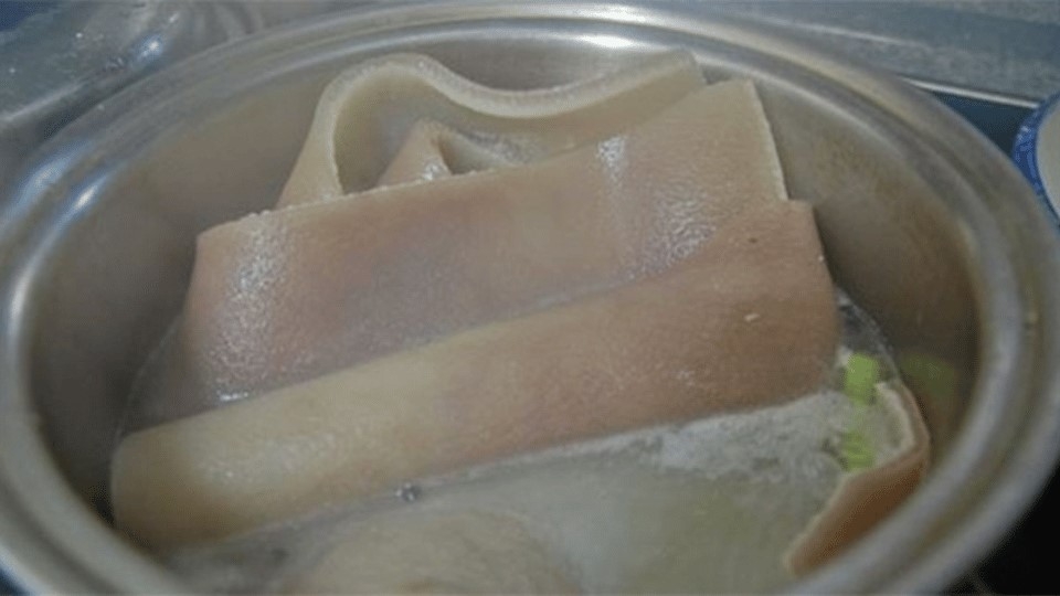 Luộc da heo