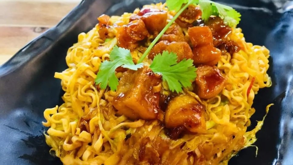 Mì trộn tóp mỡ đơn giản nhưng ăn béo béo, thơm thơm độc đáo