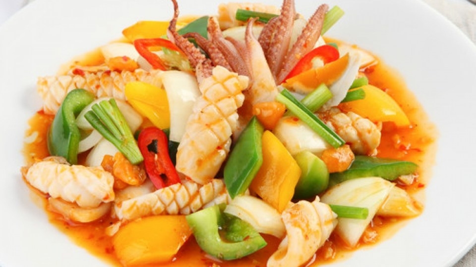 Mực xào ớt chuông đơn giản nhưng hương vị khó cưỡng