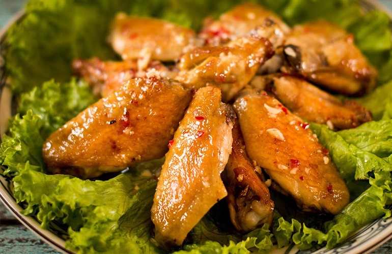 Trình bày gà rim mắm ra đĩa