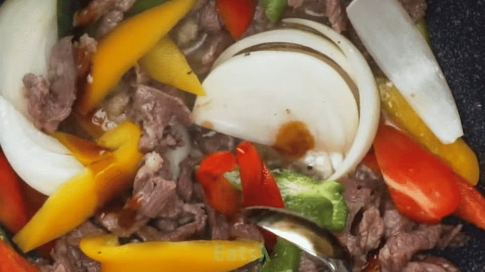 Xào thịt bò cùng ớt chuông