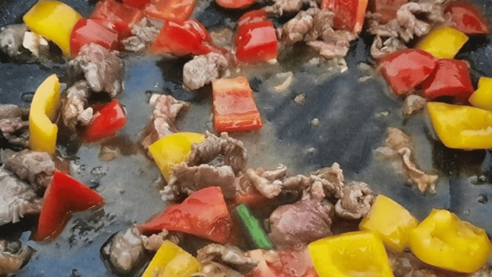 Xào bò cùng ớt chuông