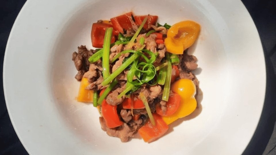 Thành phẩm món bò xào ớt chuông