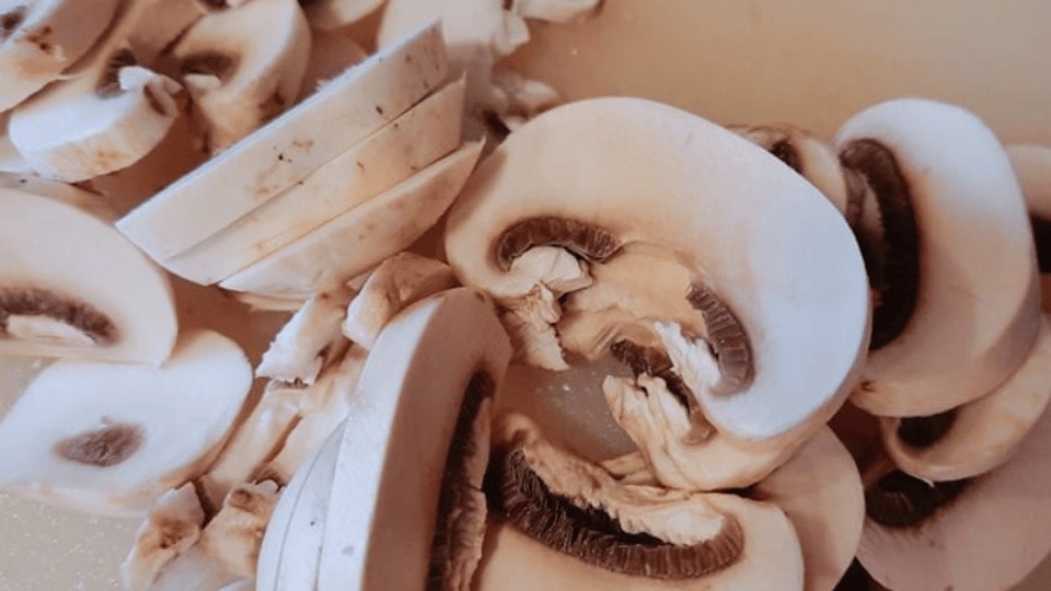 Sơ chế nấm mỡ