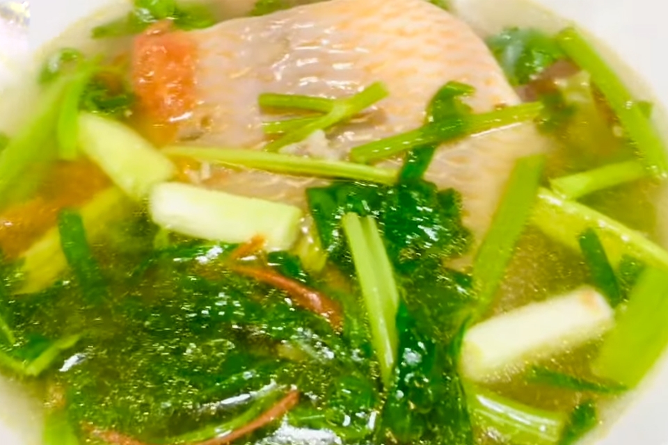 Nồi canh cá sau khi hoàn thành