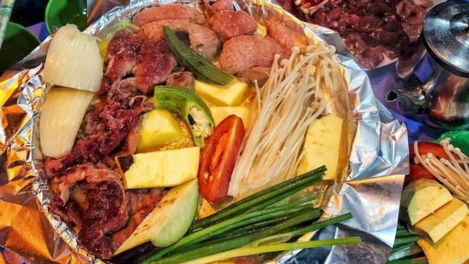 lẩu nướng thịt bò sốt me