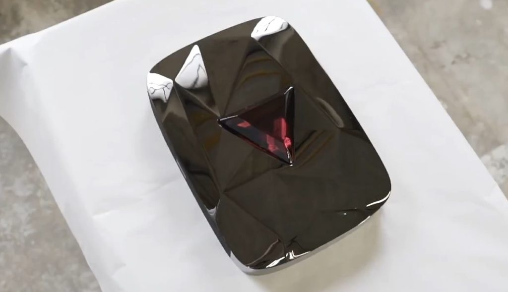 Giải thưởng nút bạc, nút vàng youtube, nút kim cương của Creators 8