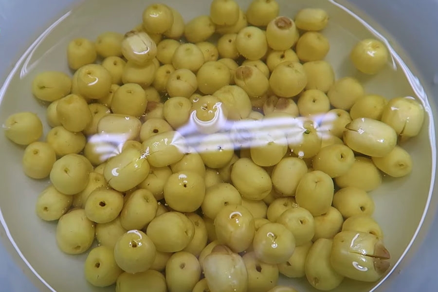 Ngâm hạt sen để cách nấu sâm bổ lượng thật ngon