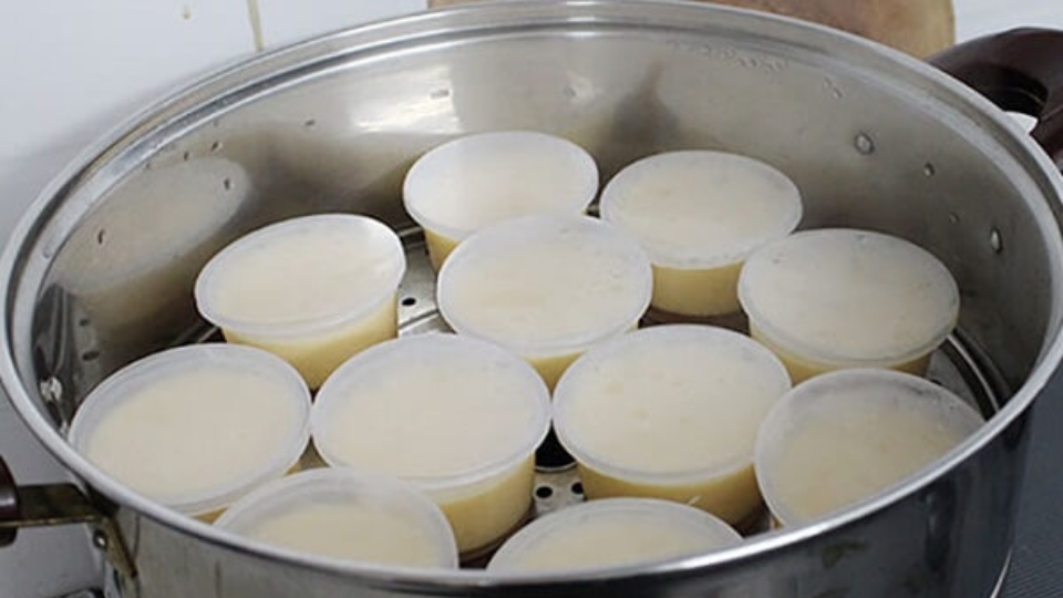 cách làm kem flan 7