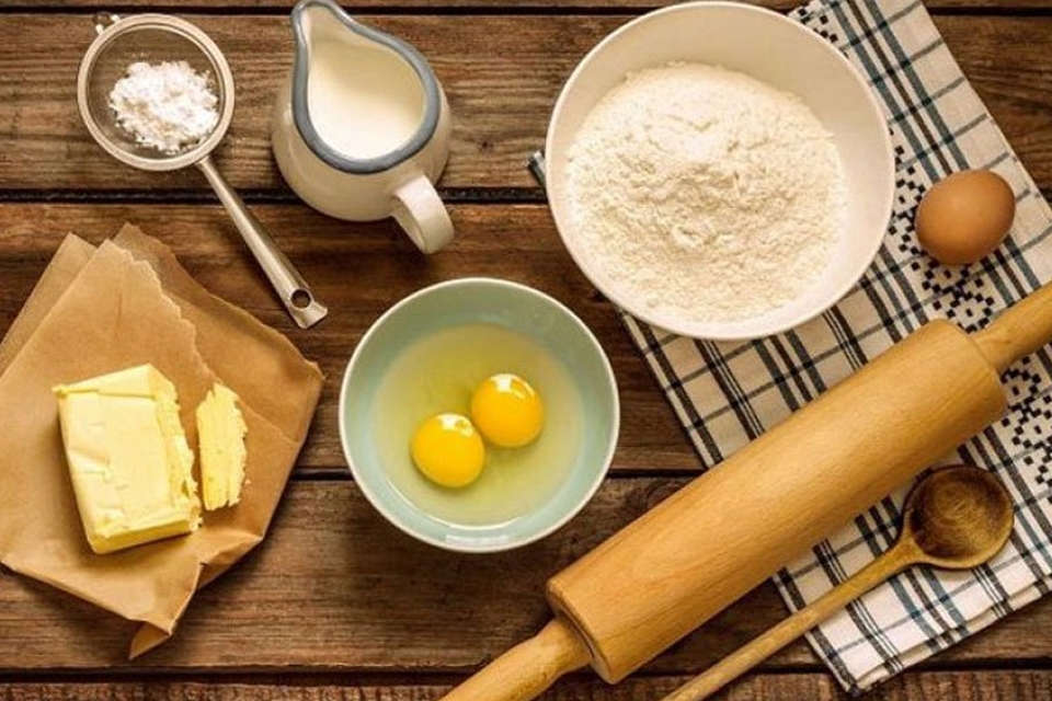 Nguyên liệu làm bánh Donut bằng chảo chống dính