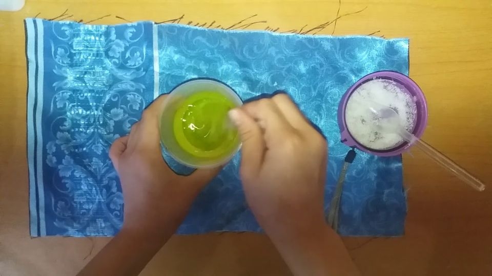 Cho nước muối vào dung dịch nước lọc, hồ nước và nước rửa chén