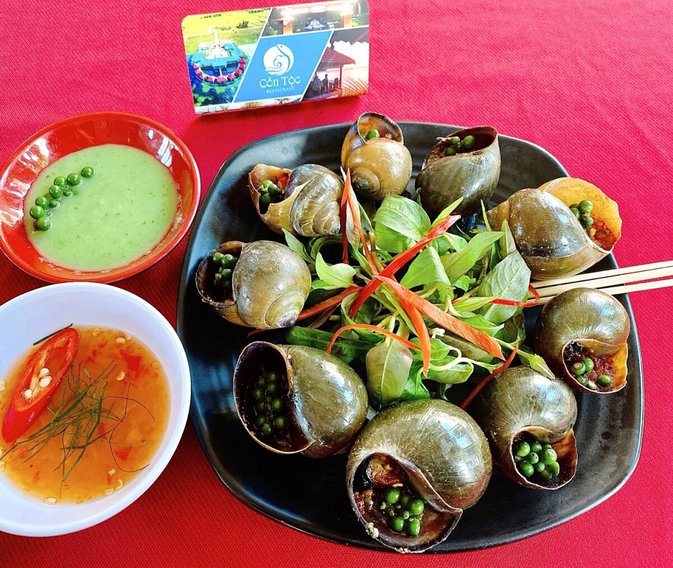 Món ốc bươu nướng tiêu xanh thơm ngon