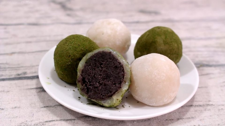Bánh mochi đậu đen truyền thống thơm ngon, ngọt dịu
