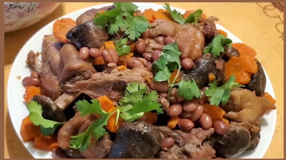 Gà hầm bí đỏ- món ăn ngon lạ và cuốn hút